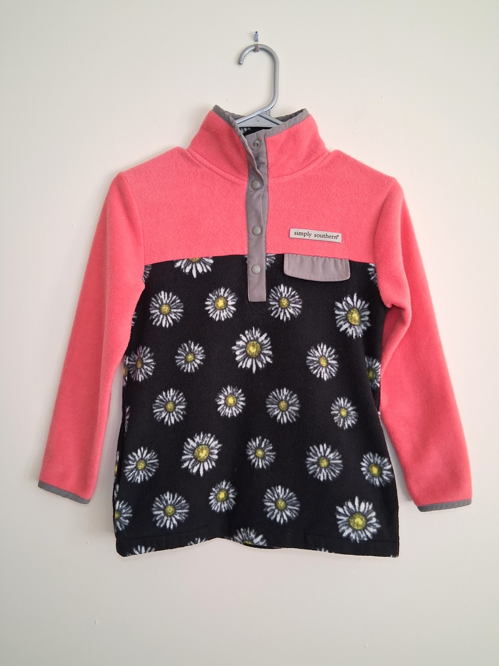 Simply Southern Fleece Pullover Pink & Black Retro Daisy Youth Large